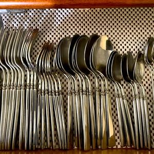 Oneida Easton stainless flatware